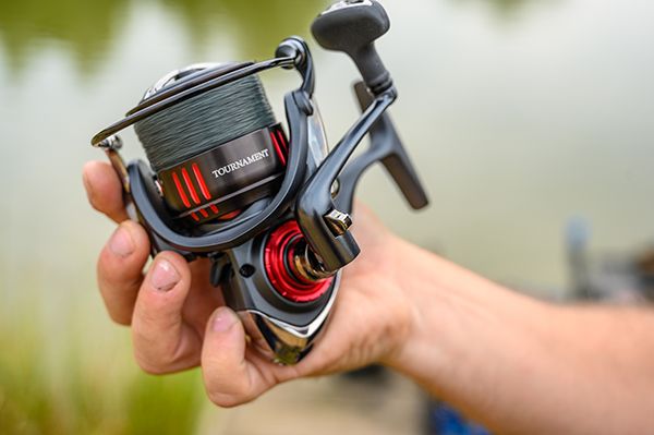 Котушка Daiwa 20 Tournament 4010 qd 10406-405 фото